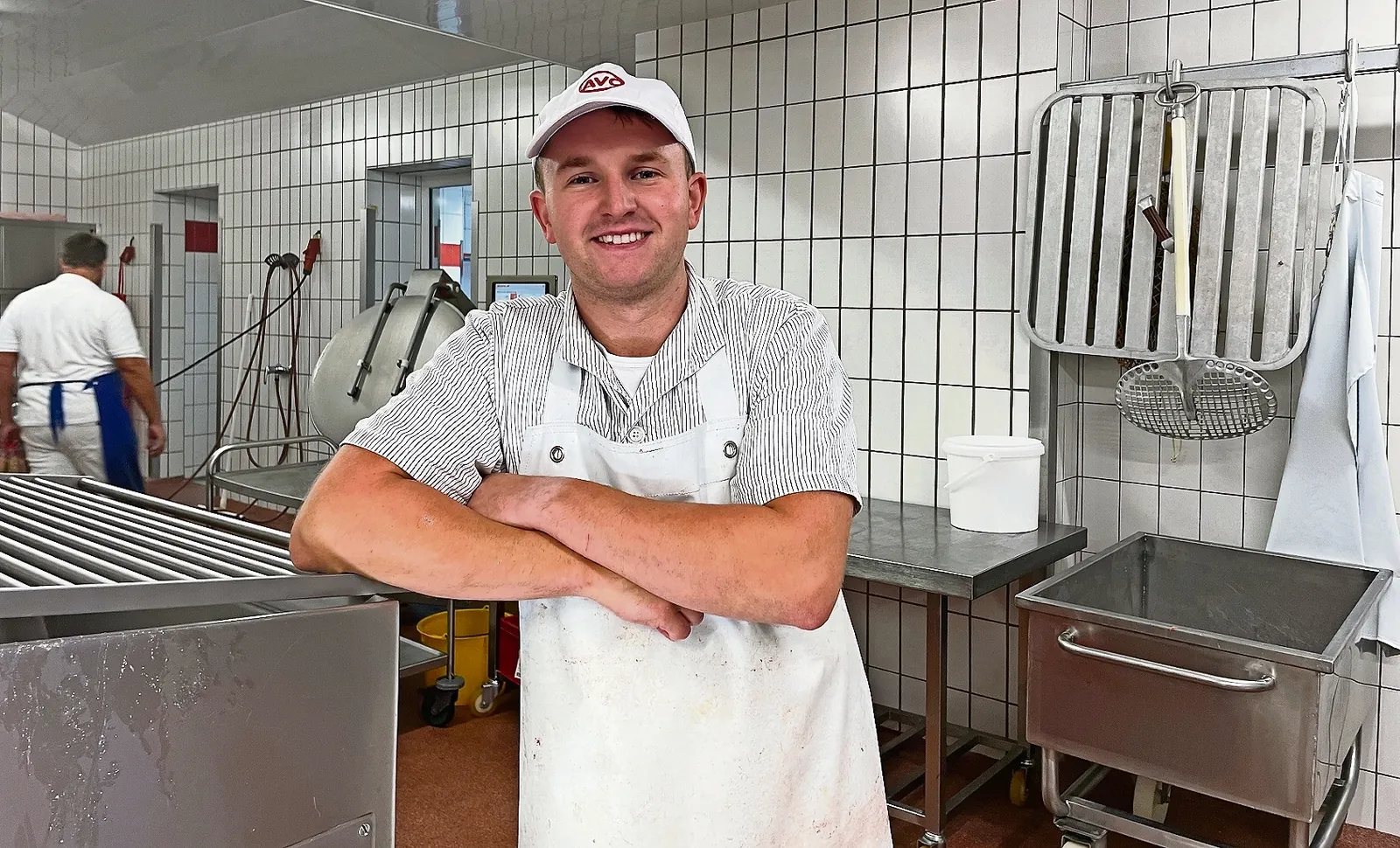 Metzgermeister Tjark Jagels in der Wurstküche der Landschlachterei Jagels